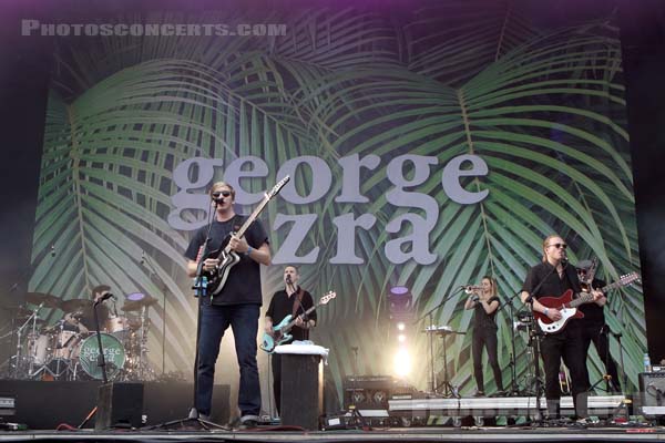 GEORGE EZRA - 2017-08-27 - SAINT CLOUD - Domaine National - Scene de la Cascade - George Ezra Barnett